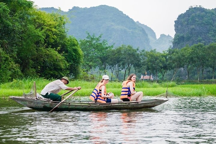5-Days Package Northern Vietnam Hanoi - Ninh Binh - Ha Long Bay Tour