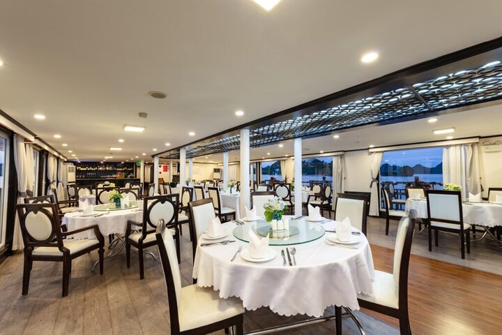 5 Star Amanda Cruise - Luxury Overnight Cruise Halong Bay (2D1N)