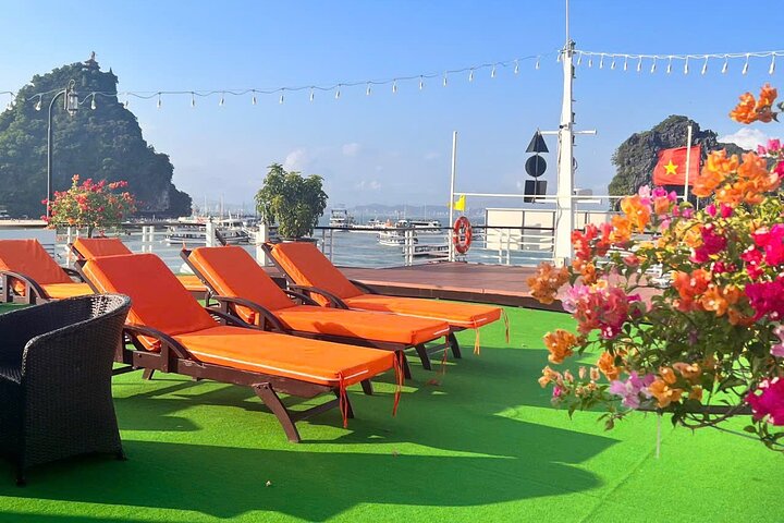 5 STAR CRUISE - Amanda Cruises - Halong Bay 2day1night