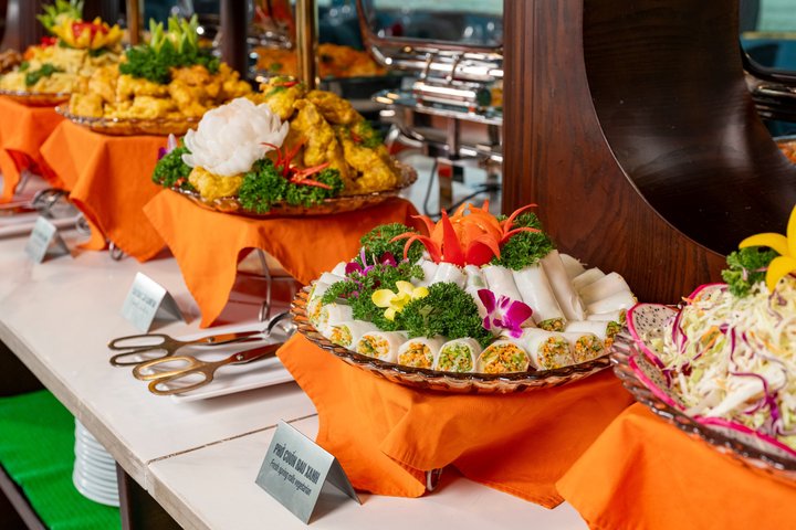 5 Star Halong Bay Day Cruise from Hanoi with Buffet and Jacuzzi