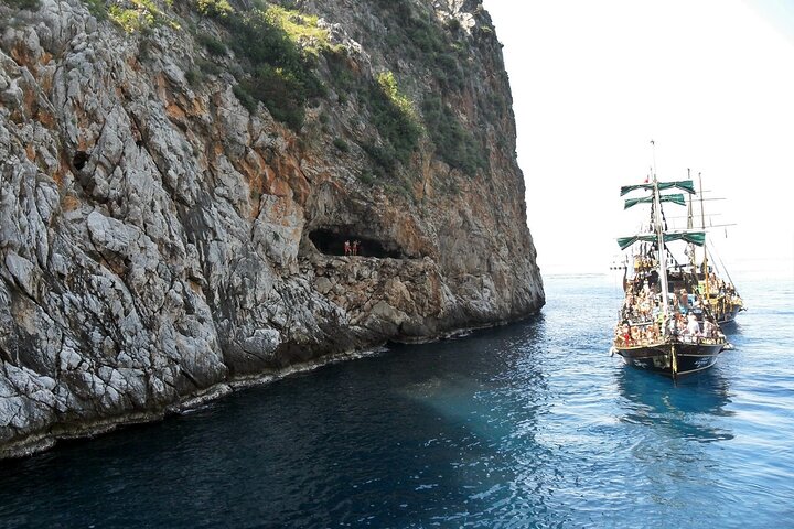 Alanya City Tour with Cable car, Boat tour and Lunch from Side