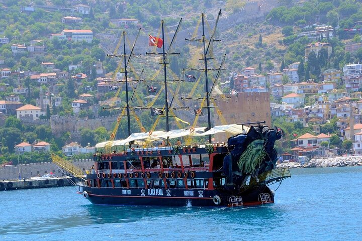 Alanya City Tour with Cable car, Boat tour and Lunch from Side