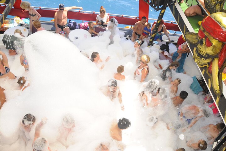 All Inclusive Catamaran Yatch Tour with Lunch and Soft Drinks