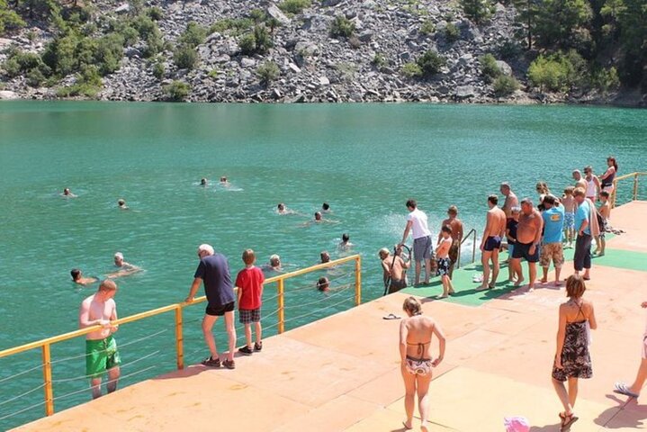 All Inclusive Green Canyon Boat Tour with Lunch and Soft Drinks