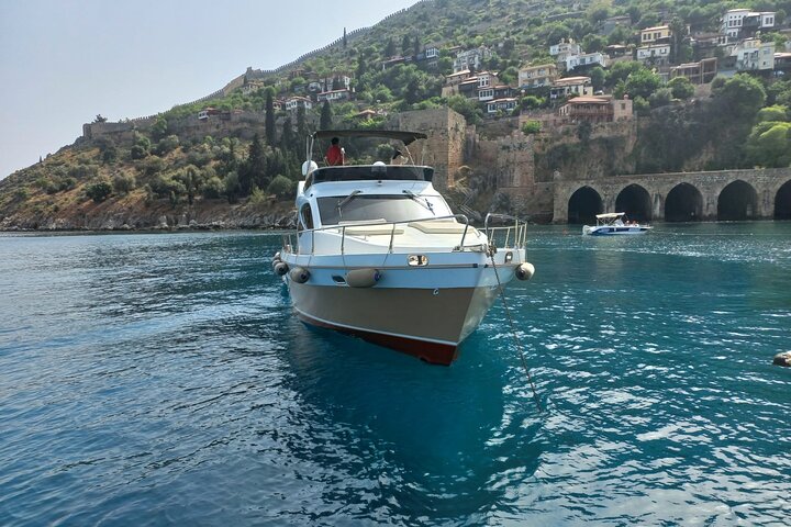 All-inclusive Private Luxury Yatch Tour in Alanya.