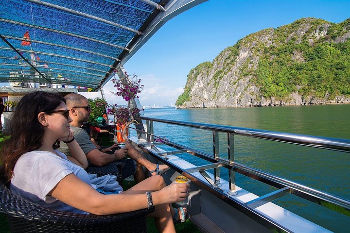 Alova Premium Cruise Halong Day Tour with Buffet Lunch and Cave
