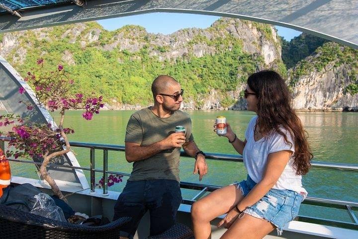 Alova Premium Cruise Halong Day Tour with Buffet Lunch and Cave