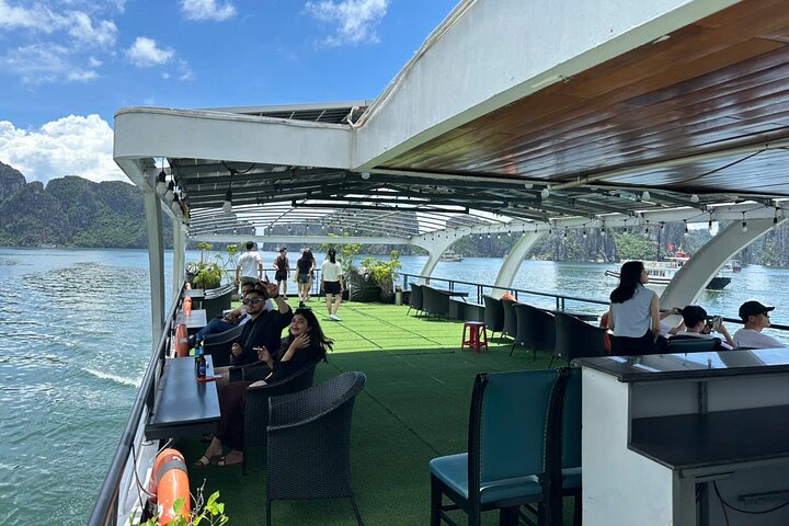 Alova Premium Cruise visit Halong Bay In One Day, Lunch and Kayak