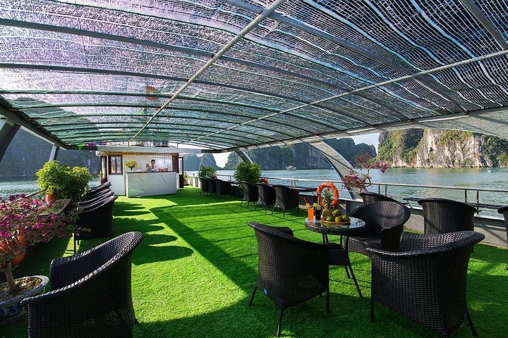 Alova Premium Cruise visit Halong Bay In One Day, Lunch and Kayak