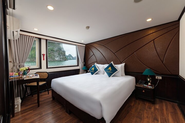 Amanda Cruise - Luxury Unique Halong Bay Cruise ( 2D1N Tour )