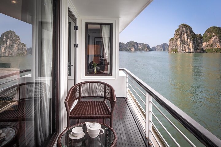 DELUXE & PREMIER BALCONY