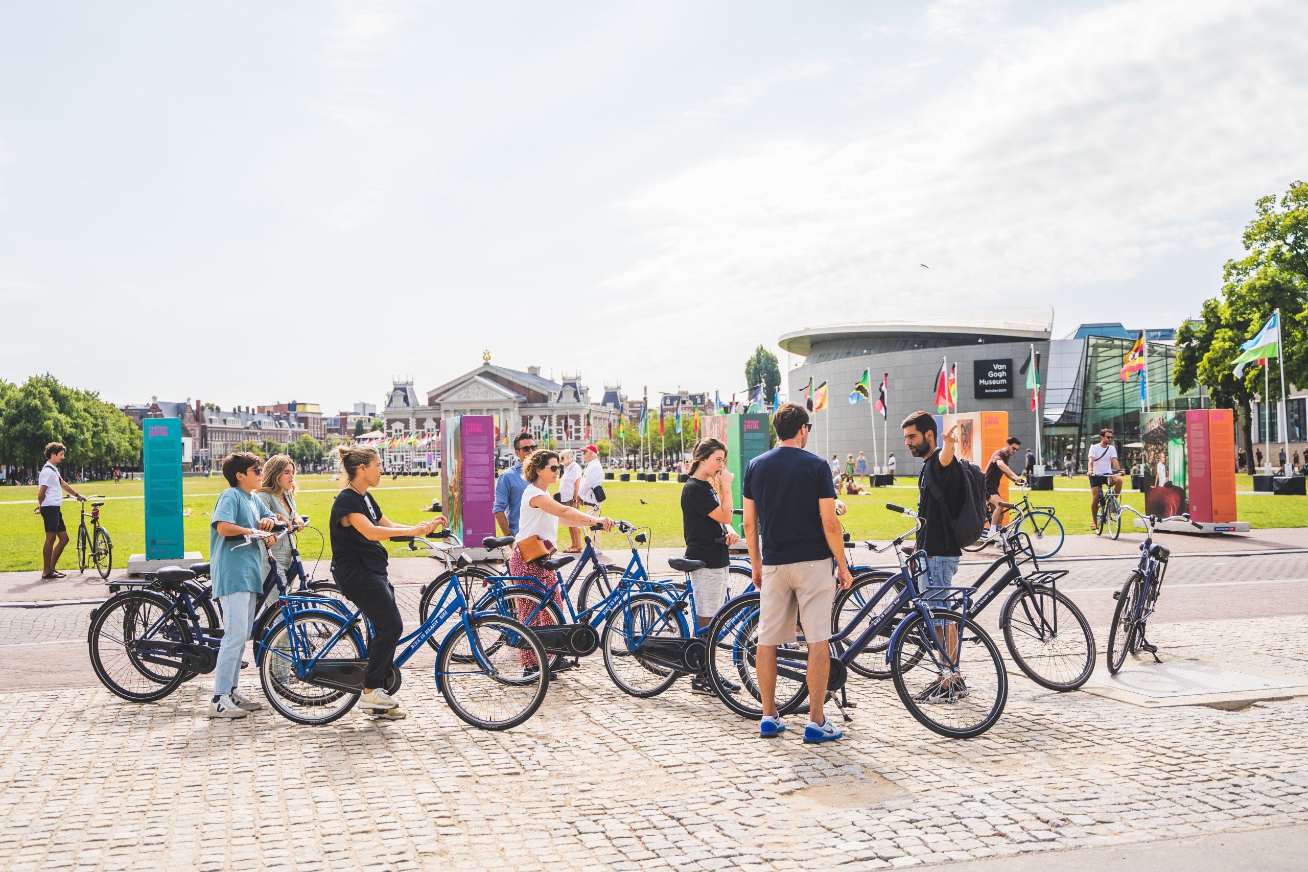 Amsterdam bike tour with canal cruise