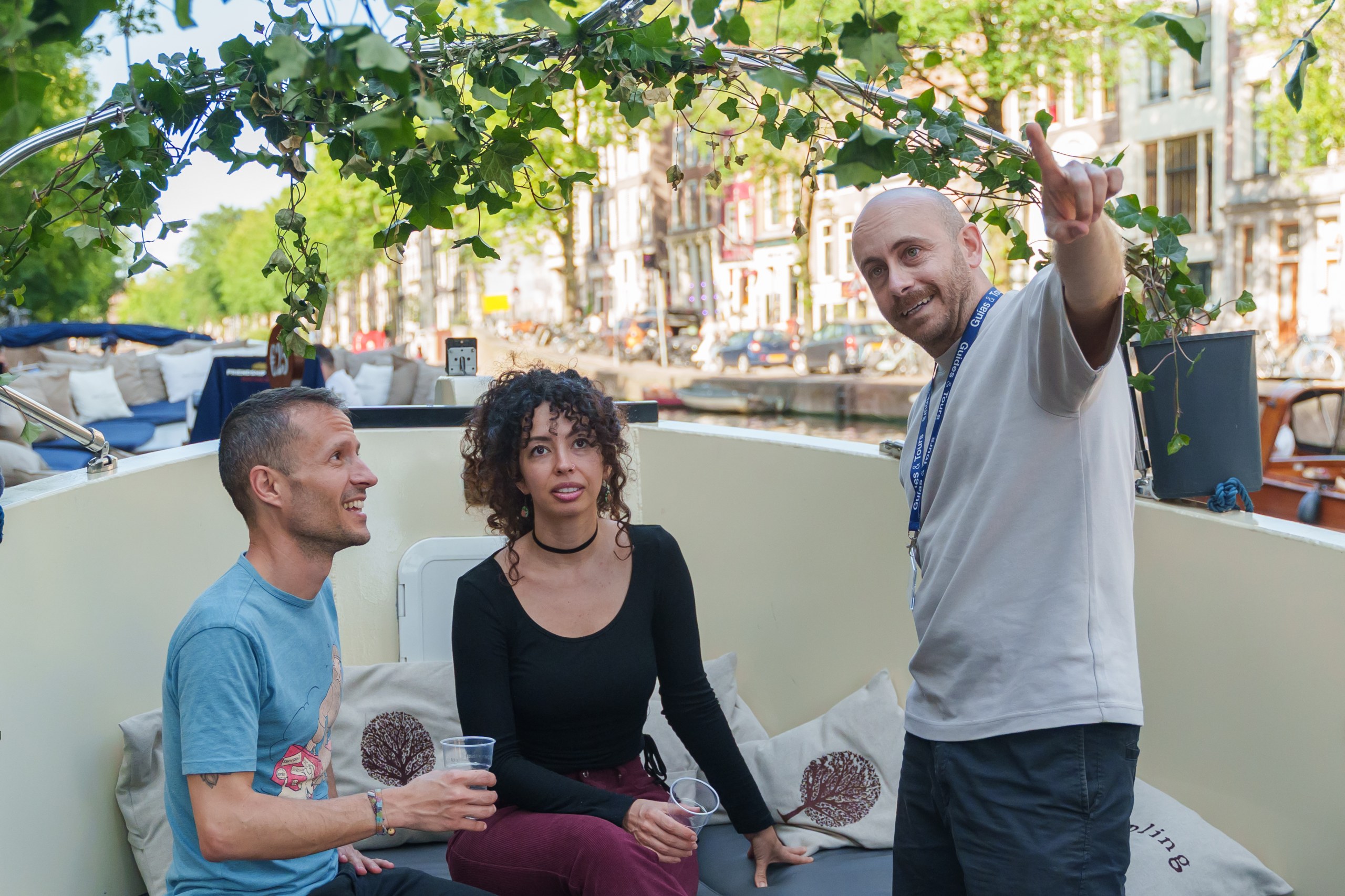 Amsterdam Canal Cruise open boat with bar on board (live guide)