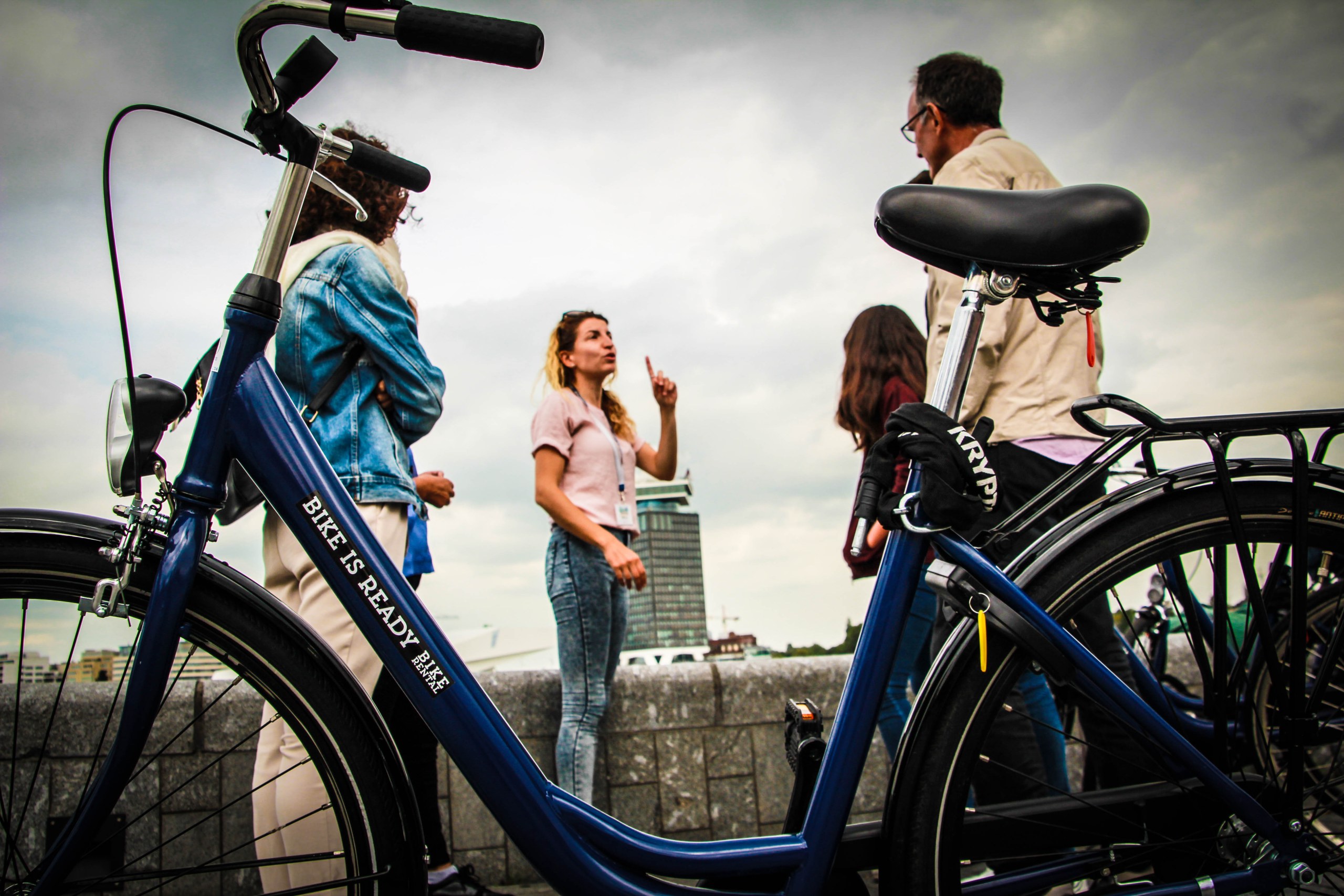 Amsterdam full day tour: Walking, Biking and Cruising