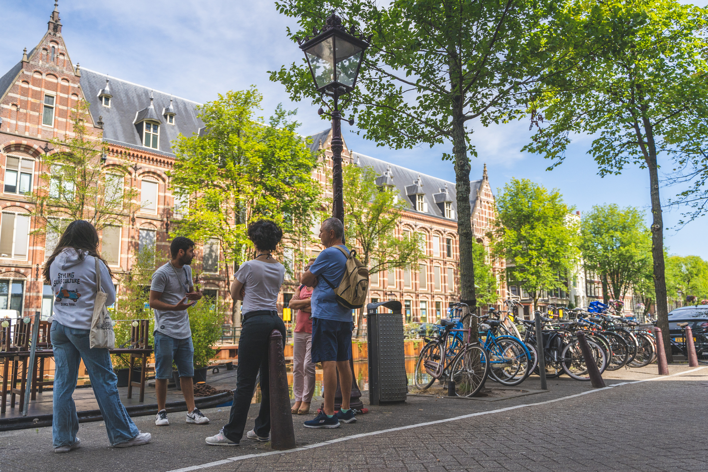 Amsterdam walking tour and canal cruise with unlimited drinks and cheese tasting