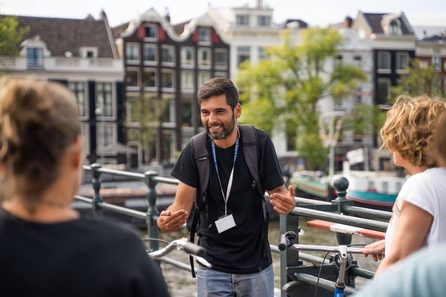 Amsterdam walking tour and canal cruise with unlimited drinks and cheese tasting