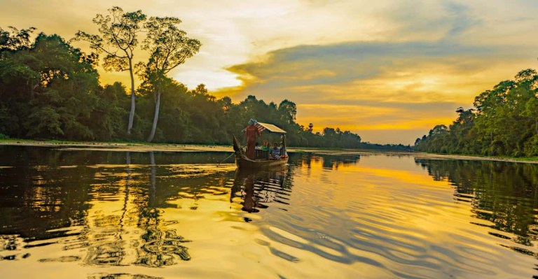 Angkor Twilight & Boat Vespa Adventure Private Tour