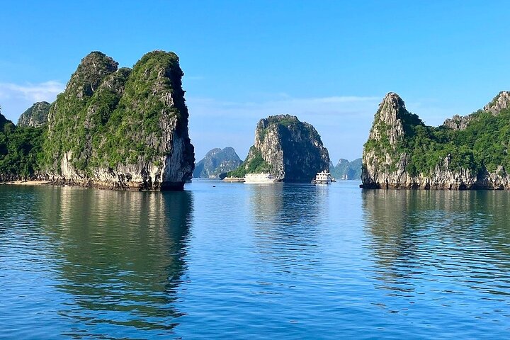 Bai Tu Long Bay Hidden Gem Day Cruise: An Off the Beaten Path