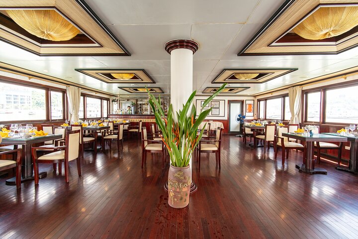 Swan Cruises: 2 Days 1 Night Bai Tu Long Bay (Less Tourist Area)
