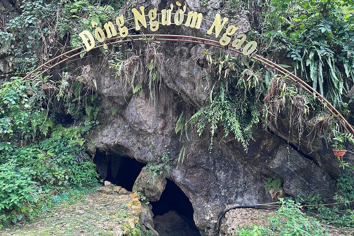 Ban Gioc Waterfall & Ba Be Lake : 3 Days Group Tour from Hanoi