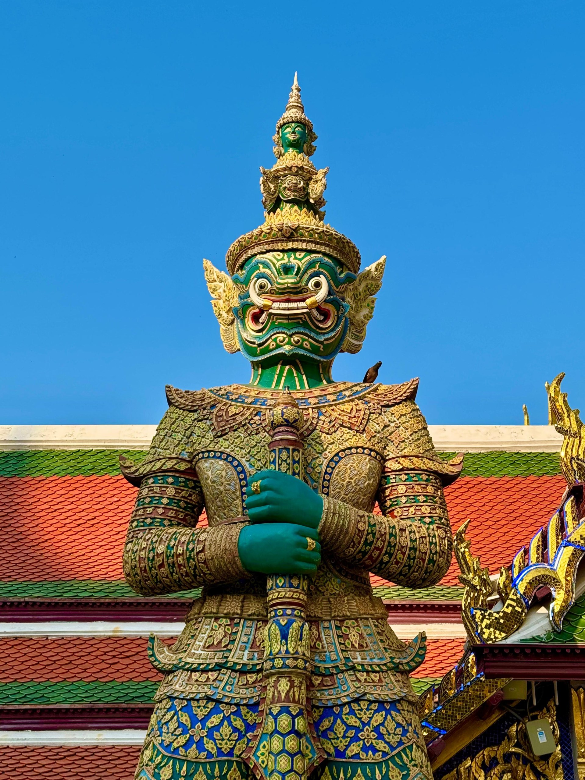 Bangkok: Private Grand Palace, Wat Pho and Chinatown Walking Tour