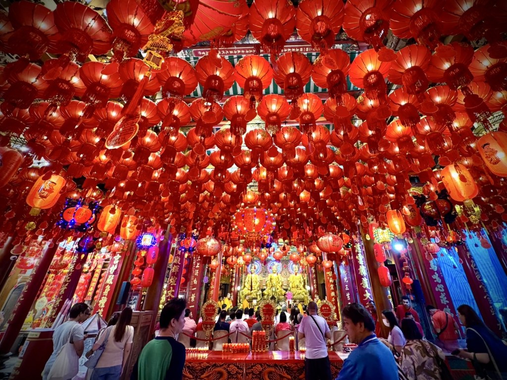 Bangkok: Private Grand Palace, Wat Pho and Chinatown Walking Tour