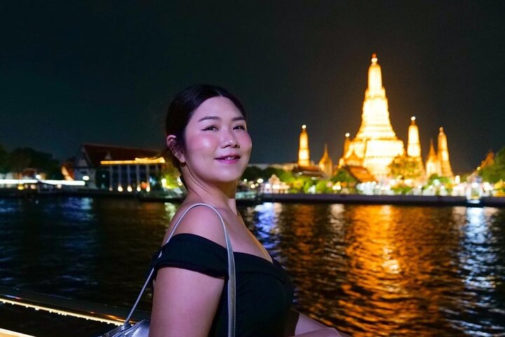 Bangkok The Opulence Buffet Dinner Cruise with Live Band