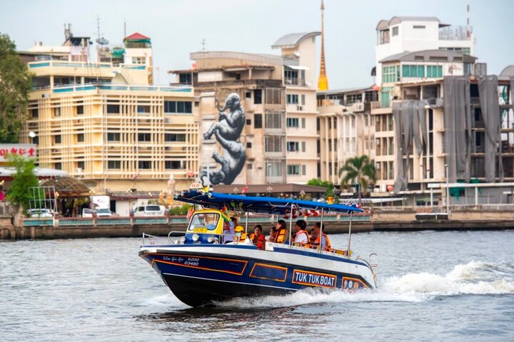 Bangkok Tuk Tuk speedboat Ride on the Chao Phraya River