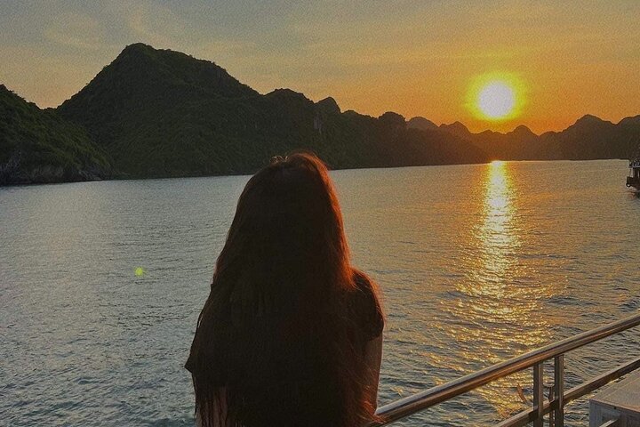 Experience the Best Lan Ha Bay Sunset Tour from CatBa Island