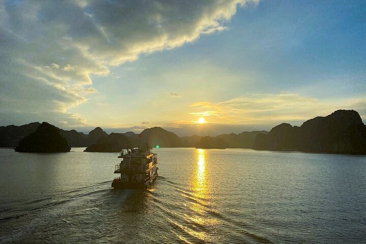 Experience the Best Lan Ha Bay Sunset Tour from CatBa Island