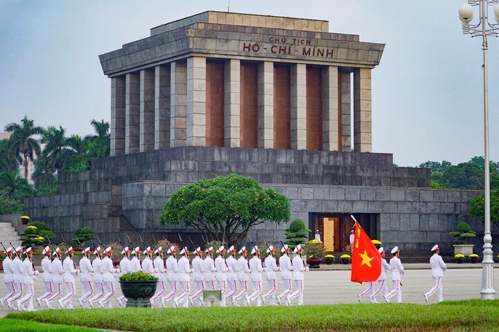 Best Of The North Vienam (Hanoi Sapa Halong Bay With 6 Day Group Tour)