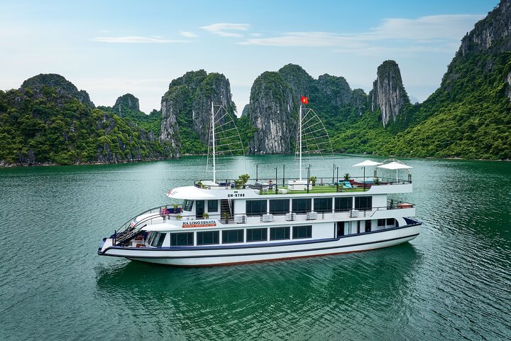 BEST SELLER Halong Bay 5 Star Day Cruise: Buffet, Kayak & Jacuzzi