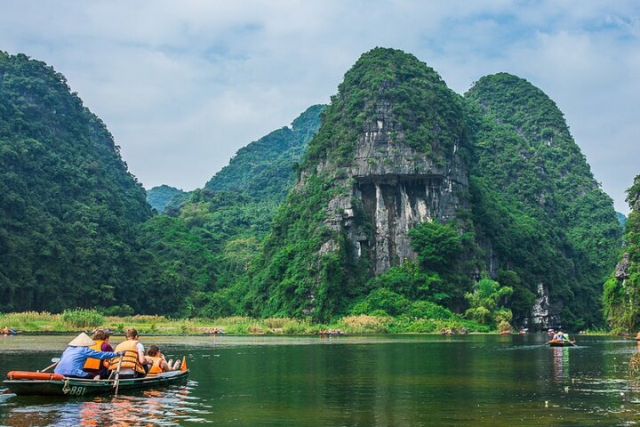 Bich Dong Trang An Private Day Tour Visit Local Family & Boating