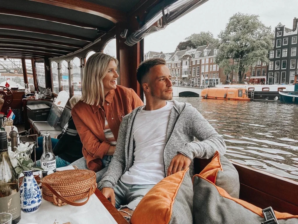 Bike Tour with canal cruise cheese and drinks included in Amsterdam