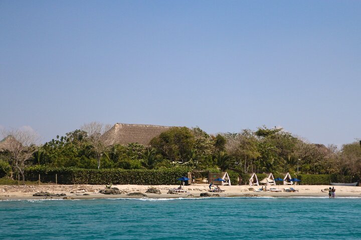 Blue Apple Beach Day: Sun, Music & Adventure from Cartagena