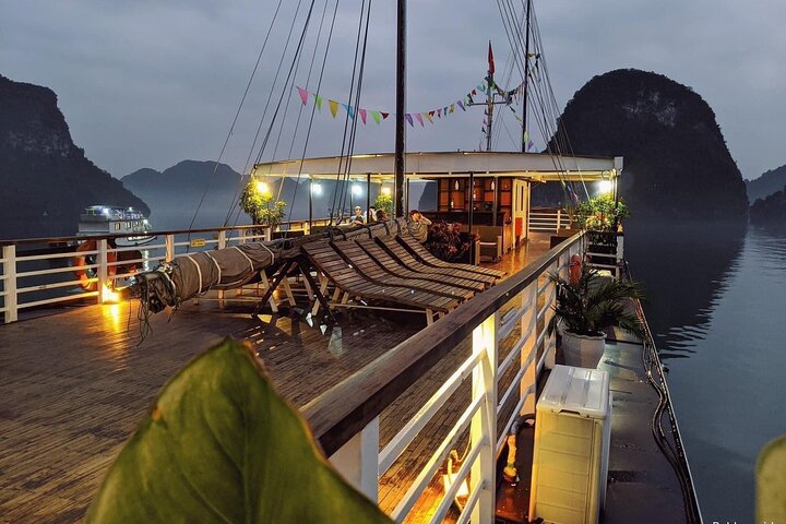 BOUTIQUE CRUISES Halong Bay 2 Days,1 Night Tour: Swimming,Caving, and Kayaking