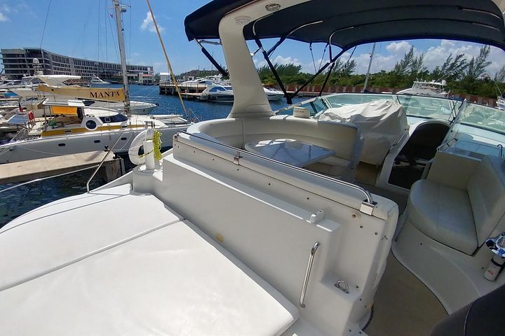 Carver Luxury Yacht at Playa Mujeres