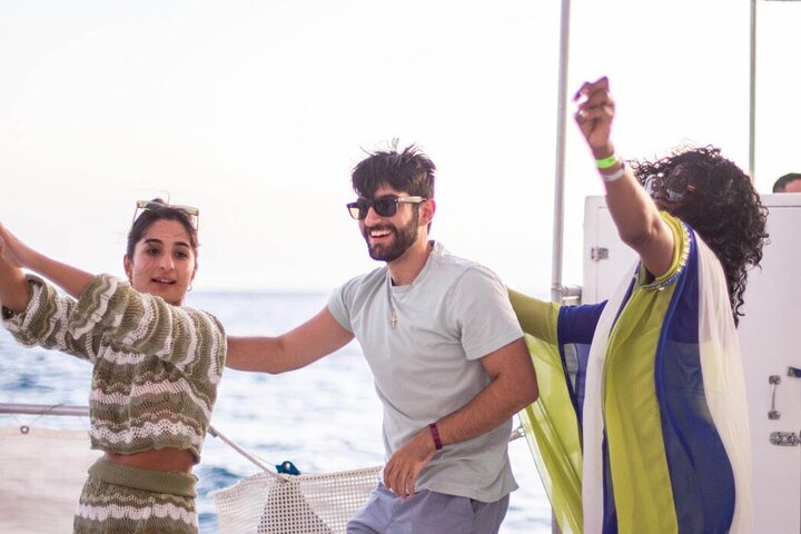 Cabo Party Cruise with Sunset, Music & Open Bar
