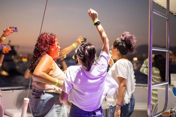 Cabo Party Cruise with Sunset, Music & Open Bar