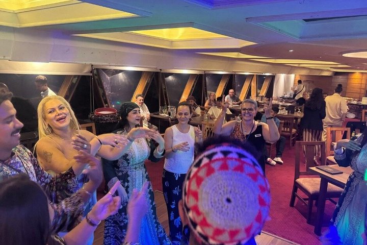 Cairo Luxury Nile Dinner Cruise with Open Buffet,Belly Dance Show