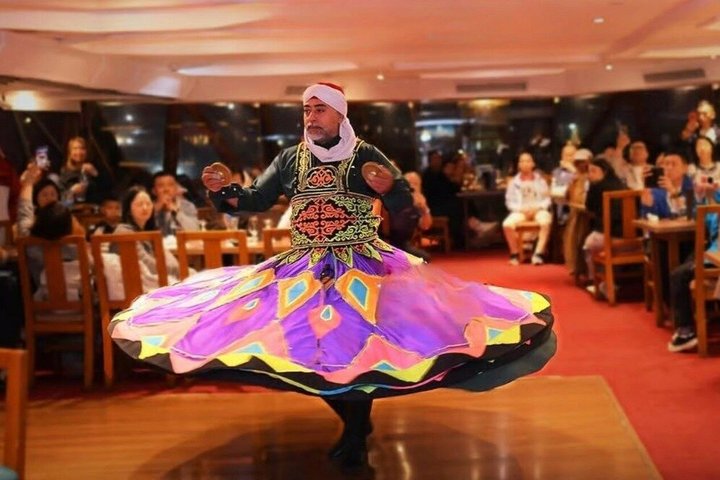 Cairo Luxury Nile Dinner Cruise with Open Buffet,Belly Dance Show