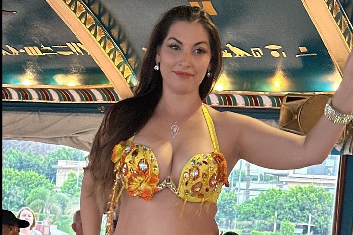 Cairo VIP Luxury Nile Dinner Cruise with Open Buffet, Live Shows