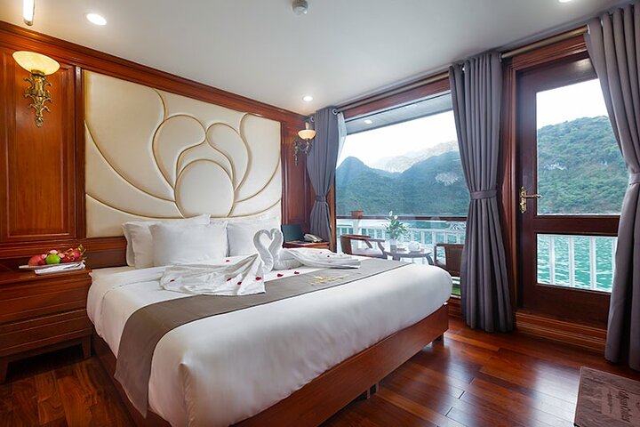 Calypso Cruise - Luxury Halong 2 Days Cruise to Lan Ha Bay & Cat Ba Island