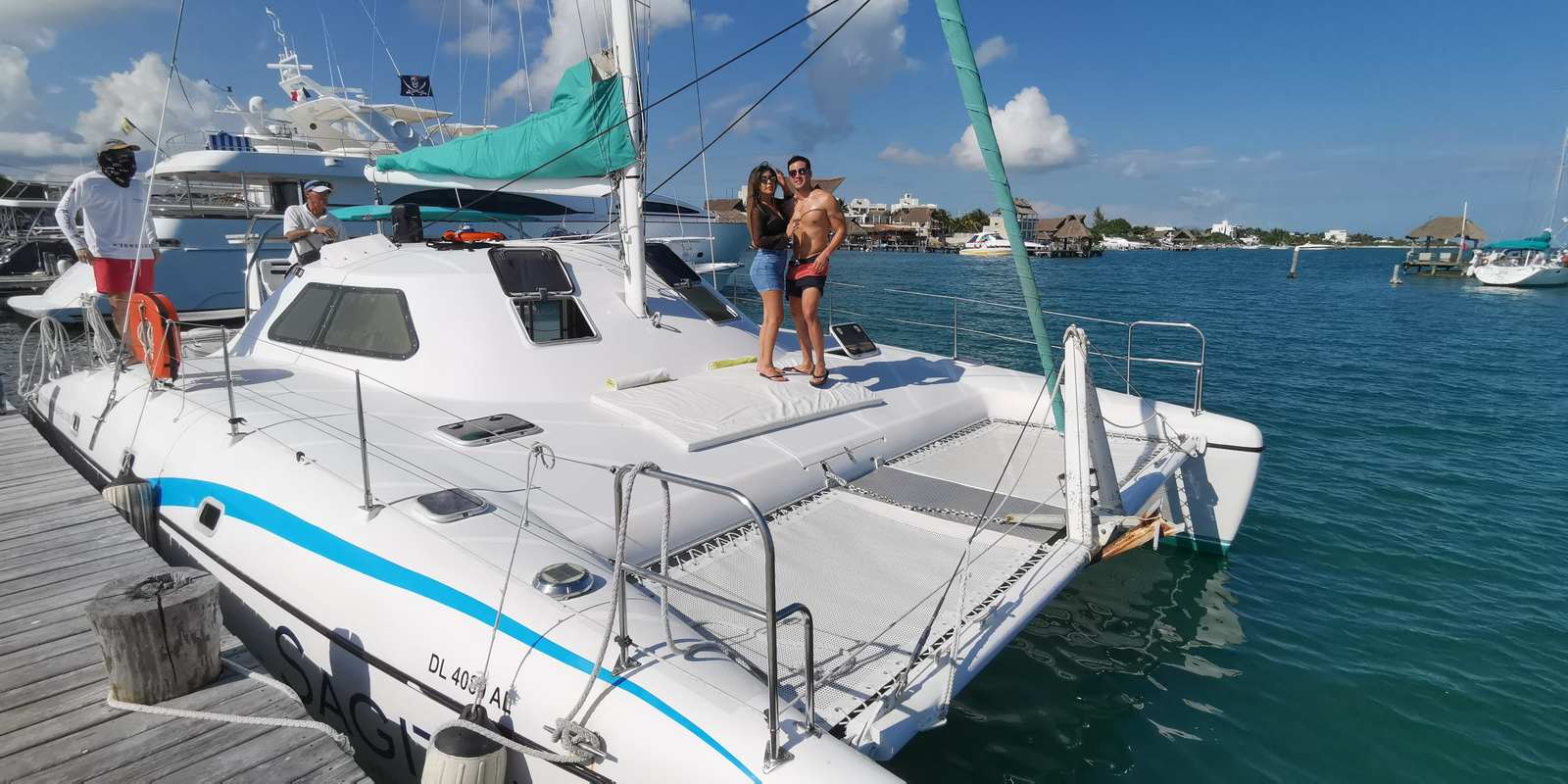 Catamaran for a family snorkel tour 38ft