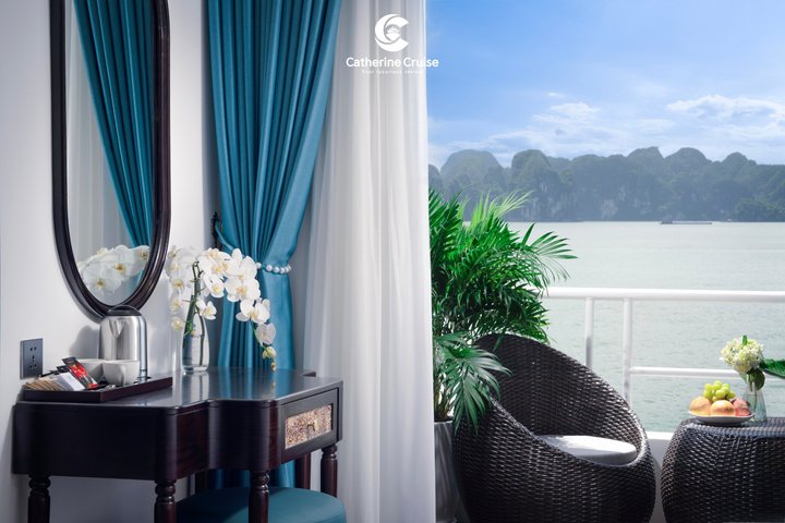 Catherine Cruise - VIP Overnight Cruise Explore Halong Bay (2d1n)