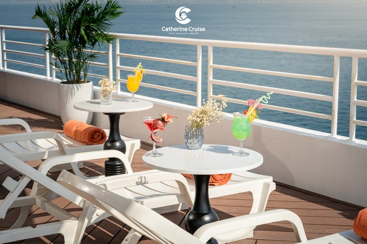 Catherine Cruise - VIP Overnight Cruise Explore Halong Bay (2d1n)