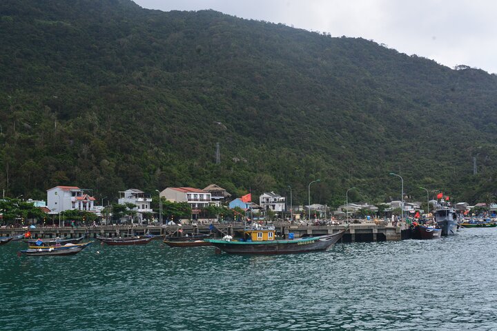 Cham Island Sightseeing Tour by Canoe and Snorkeling Optional