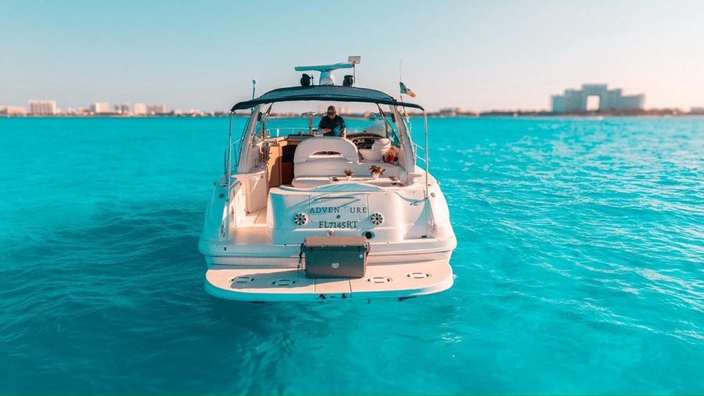 Charter a SeaRay 41 ft Sport Boat for Families and groups