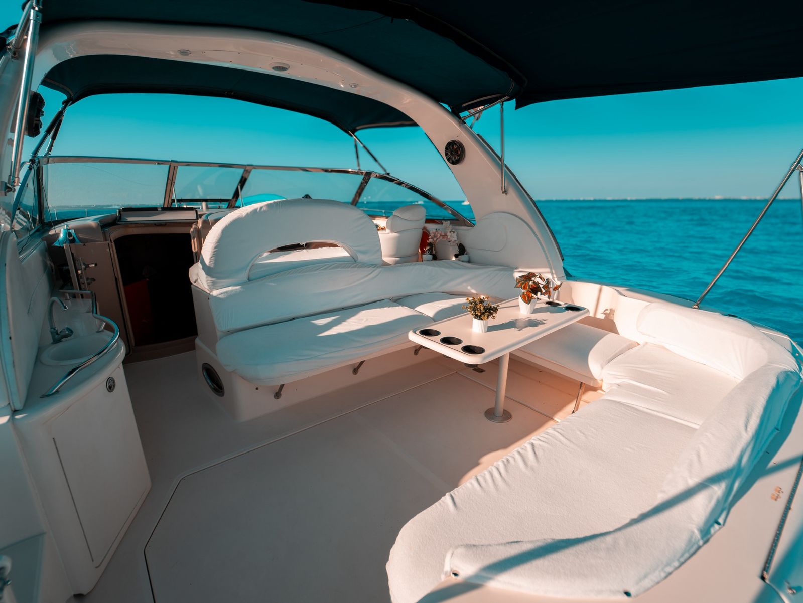Charter a SeaRay 41 ft Sport Boat for Families and groups
