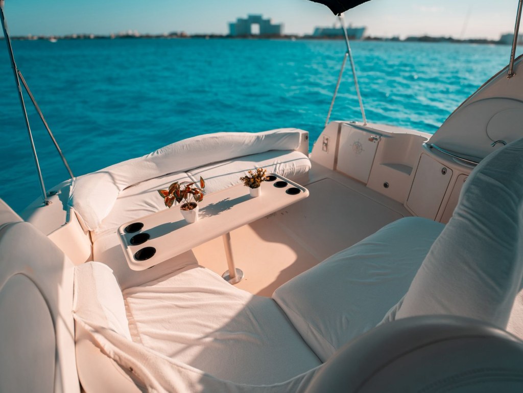 Charter a SeaRay 41 ft Sport Boat for Families and groups